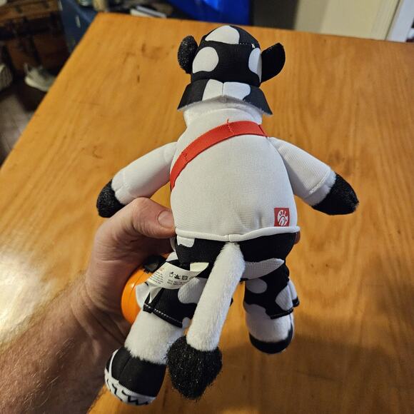 Chick-fil-A Eat Mor Chikin Cow Plush Stuffed Animal Bucket Hat Crossbody Toy - Picture 4 of 8